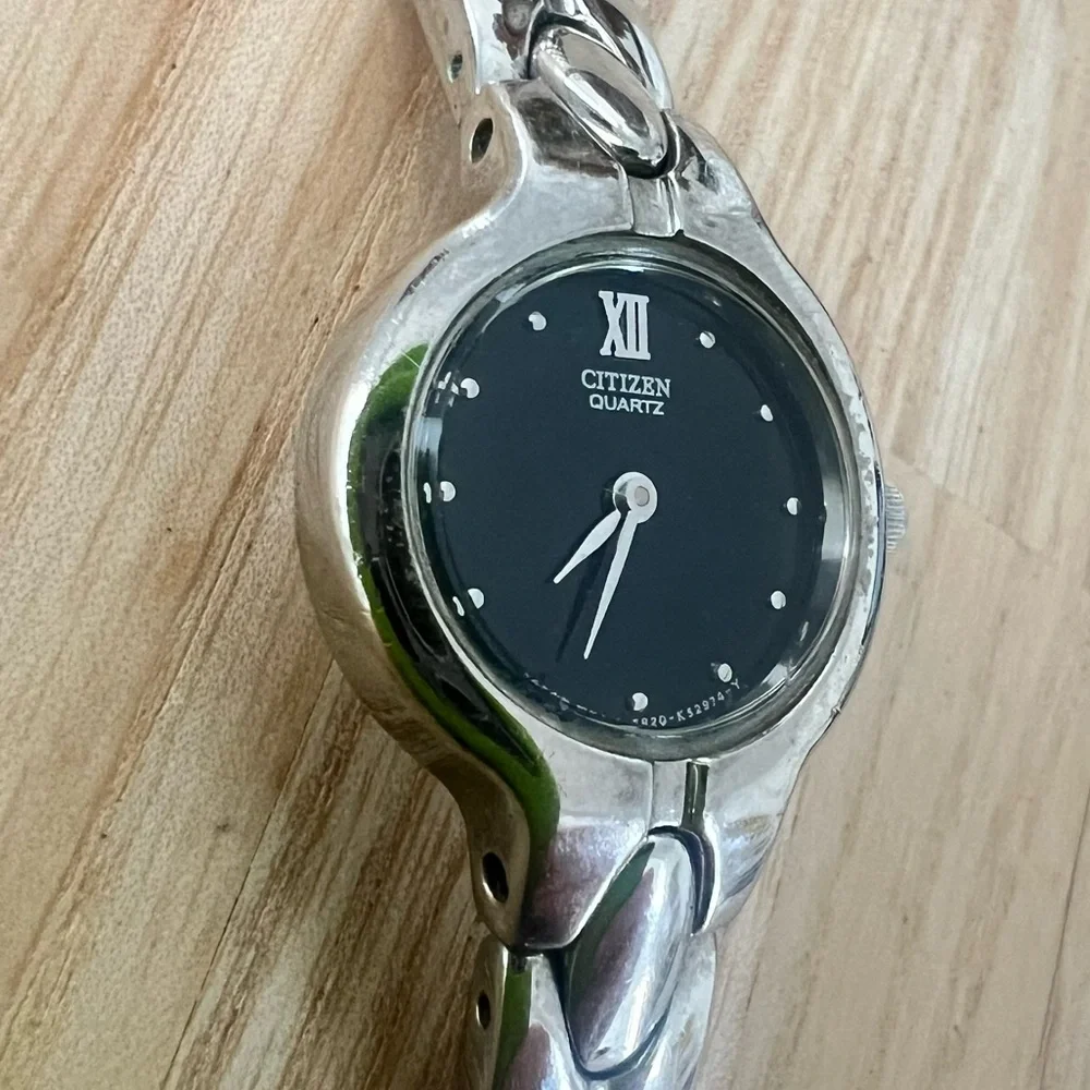 Citizen Quartz ladies black dial silver tone dress watch NEW BATTERY